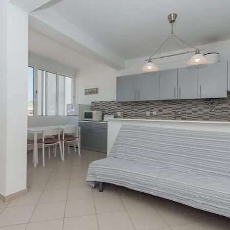 Grace - T2 Pool, Wifi, Balcony, Ac, 2,5km From Center Lägenhet Tavira