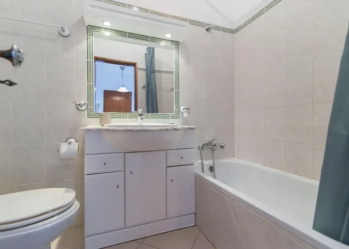 Apt Grace 2 Bedroom Apartment With Pool And Balcony, 2,5Km From Tavira Center