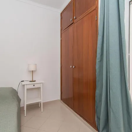 Grace - T2 Pool, Wifi, Balcony, Ac, 2,5km From Center Apartment